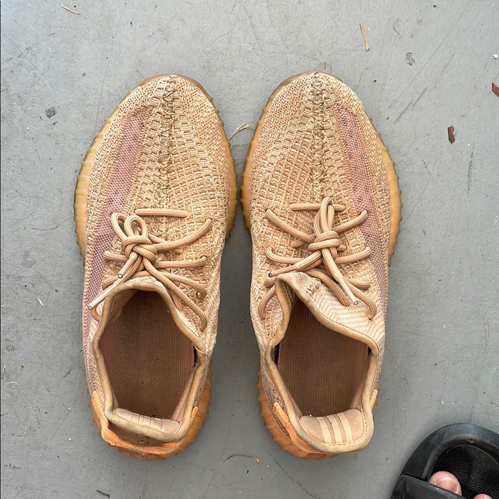 Tan yeezy Sneakers